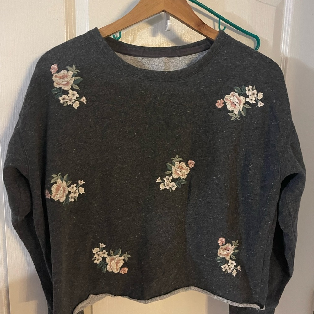 Abercrombie & Fitch Gray Floral Sweatshirt